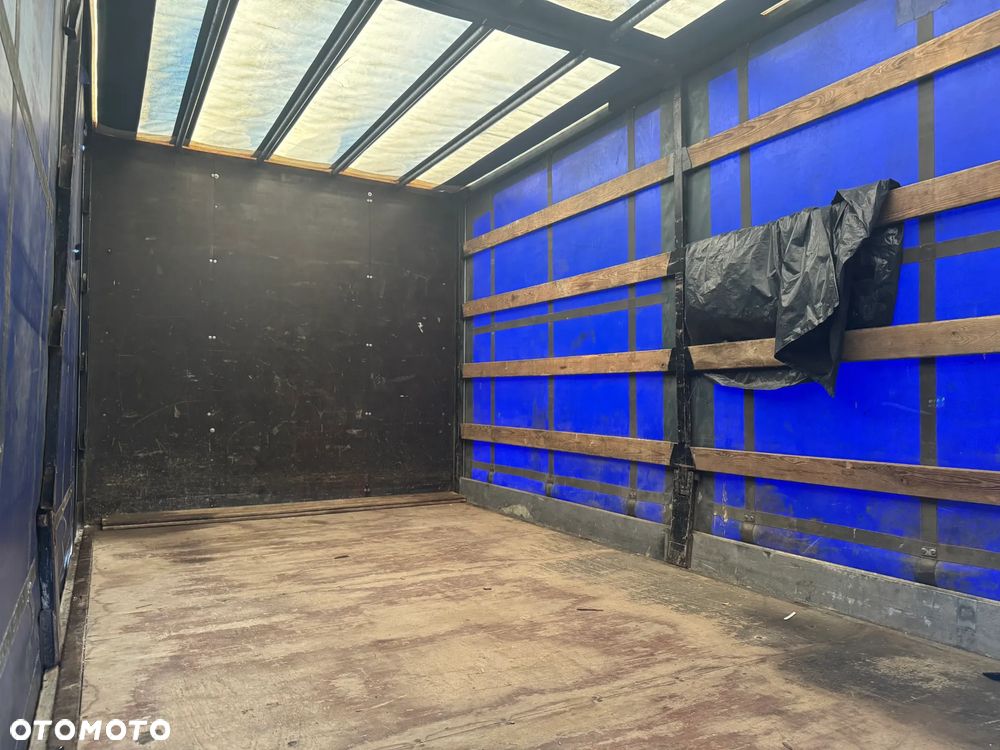 Mercedes-Benz Sprinter - 14