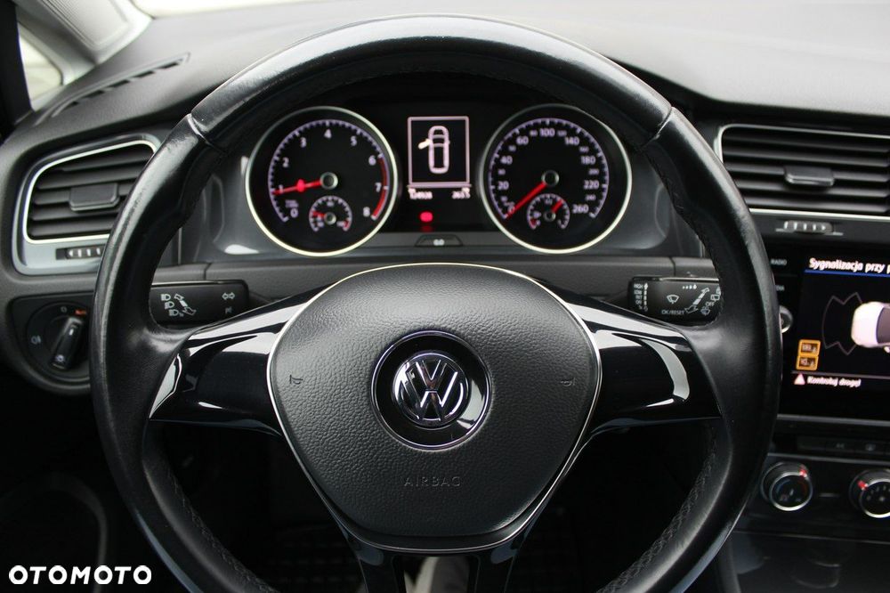 Volkswagen Golf - 14