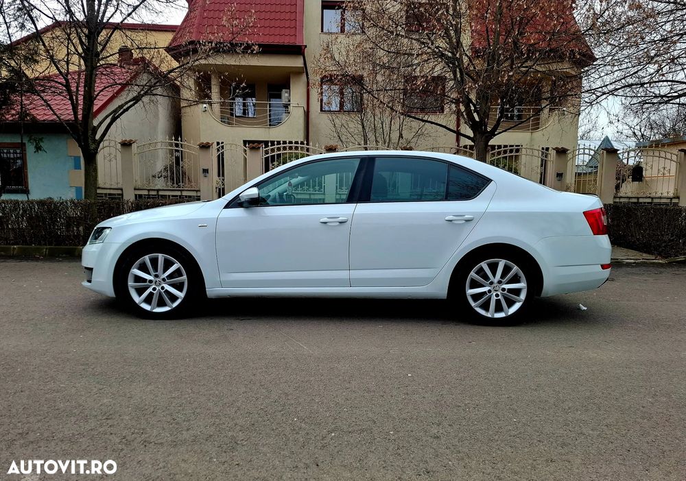 Skoda Octavia 1.4 TSI DSG Style - 2