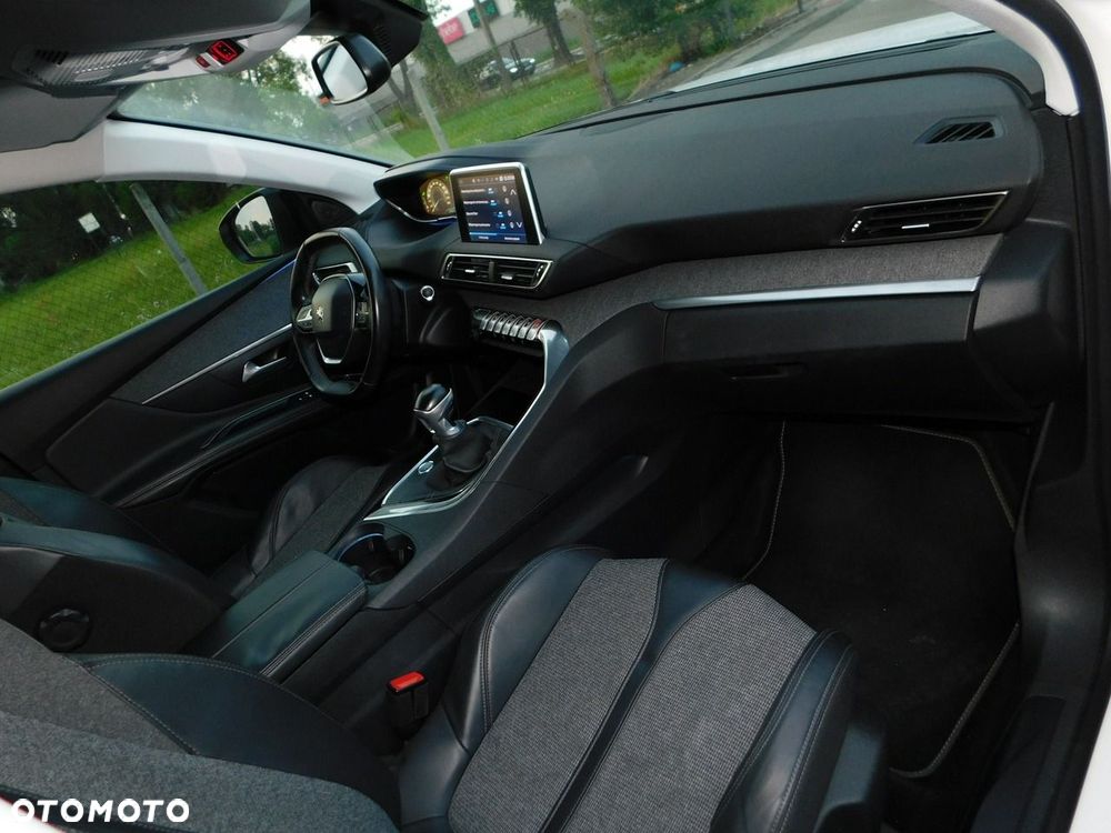 Peugeot 3008 1.2 PureTech Allure Pack S&S - 9