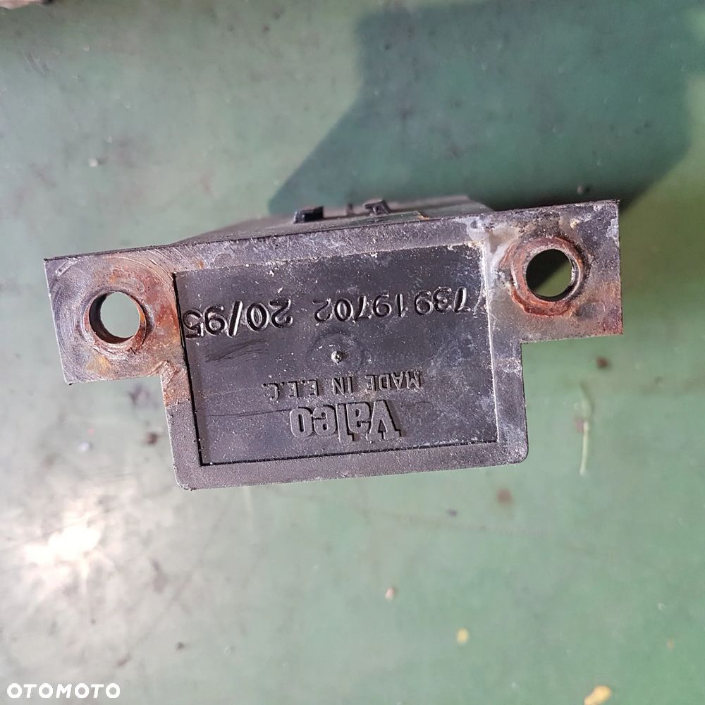 moduł sterownik Alfa Romeo 916 GTV SPIDER ORYGINAŁ jednostka sterująca wycieraczkami szyby przedniej 73919702 - - 9
