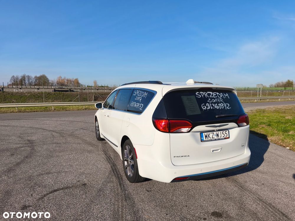 Chrysler Pacifica - 27