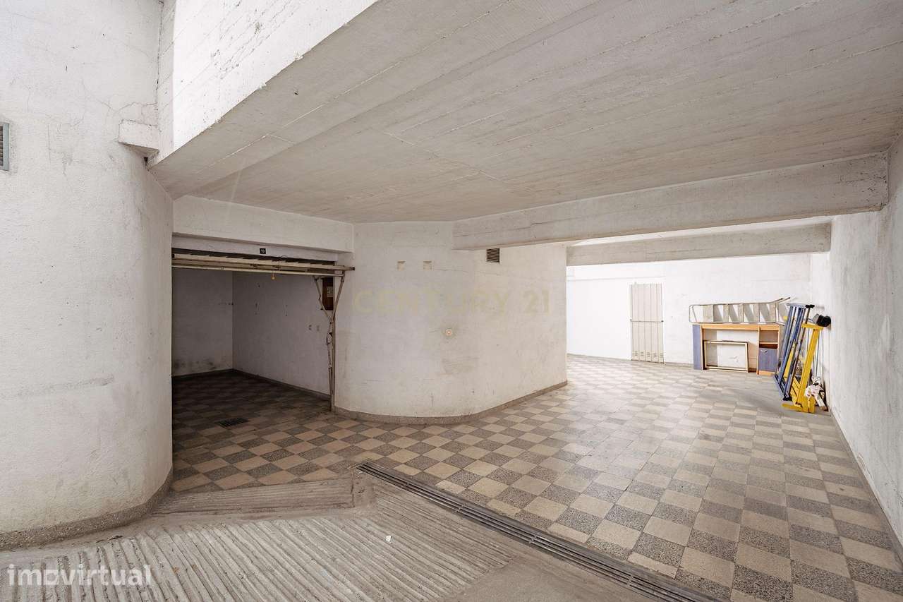 Garagem em Laranjeiro, Almada - Oportunidade Única - Grande imagem: 2/16