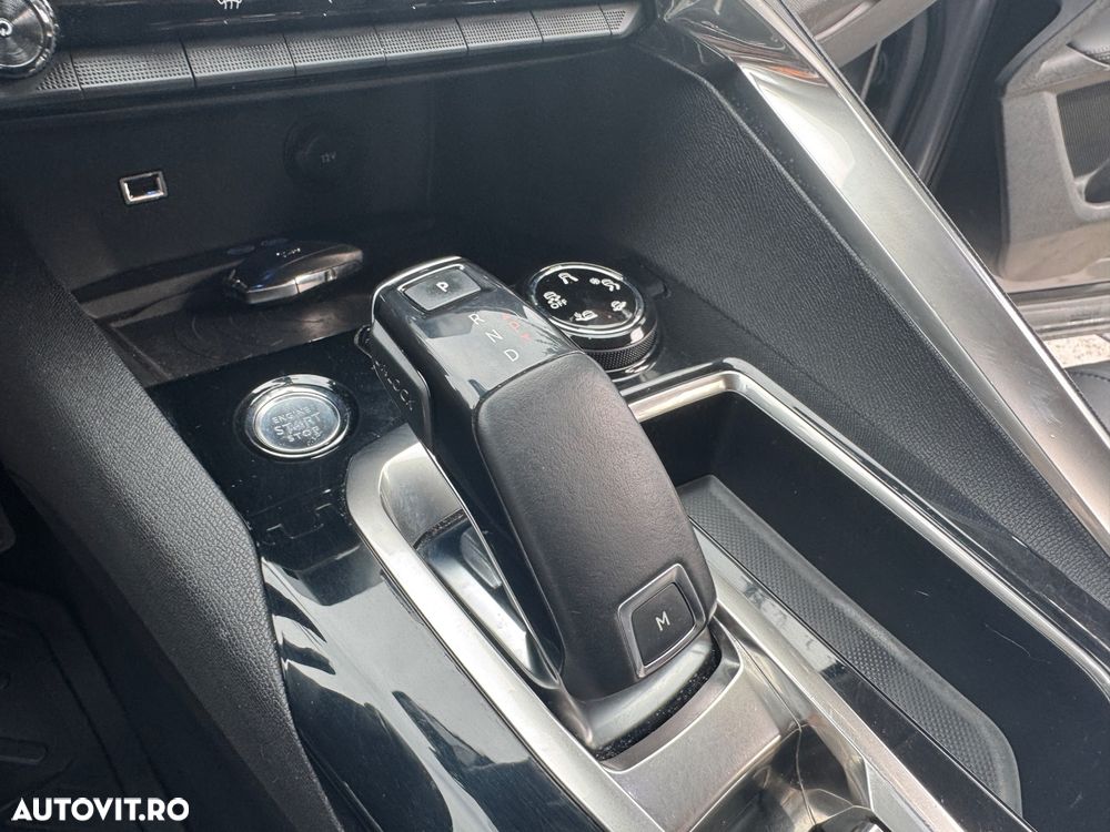 Peugeot 3008 PureTech 130 Stop & Start GPF EAT8 Active Pack - 11