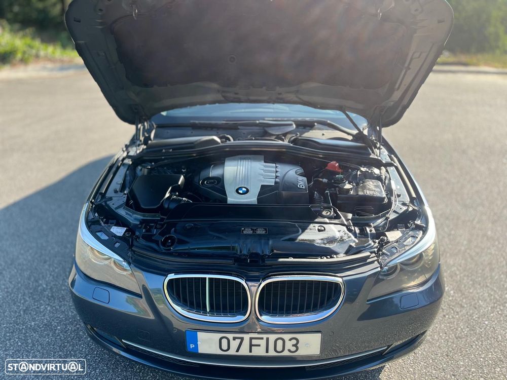 BMW 520 dA Executive - 13