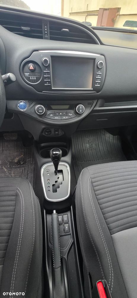 Toyota Yaris Hybrid 100 Dynamic EU6 - 15