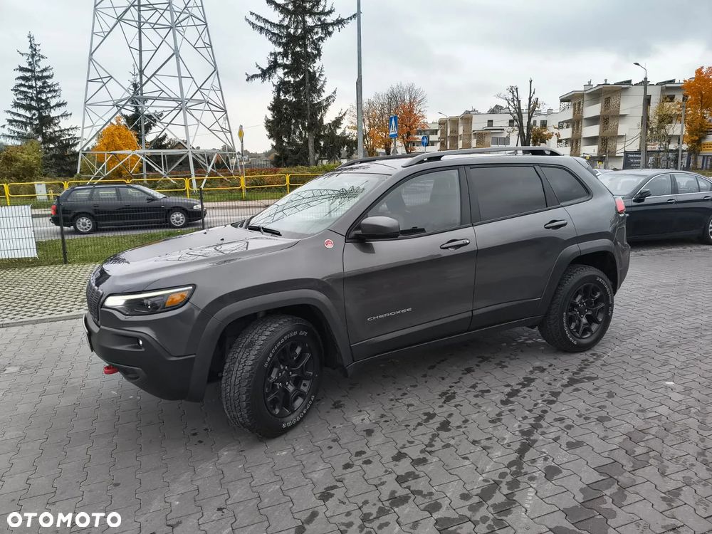 Jeep Cherokee - 1