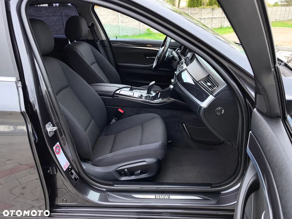 BMW Seria 5 525d Sport-Aut - 14