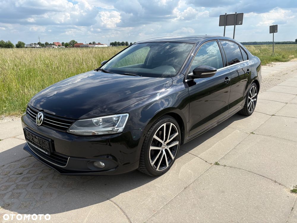 Volkswagen Jetta 2.0 TDI DSG Match - 4