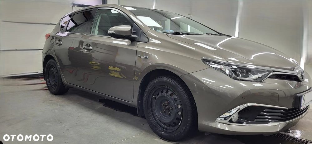 Toyota Auris Hybrid 135 Prestige - 2