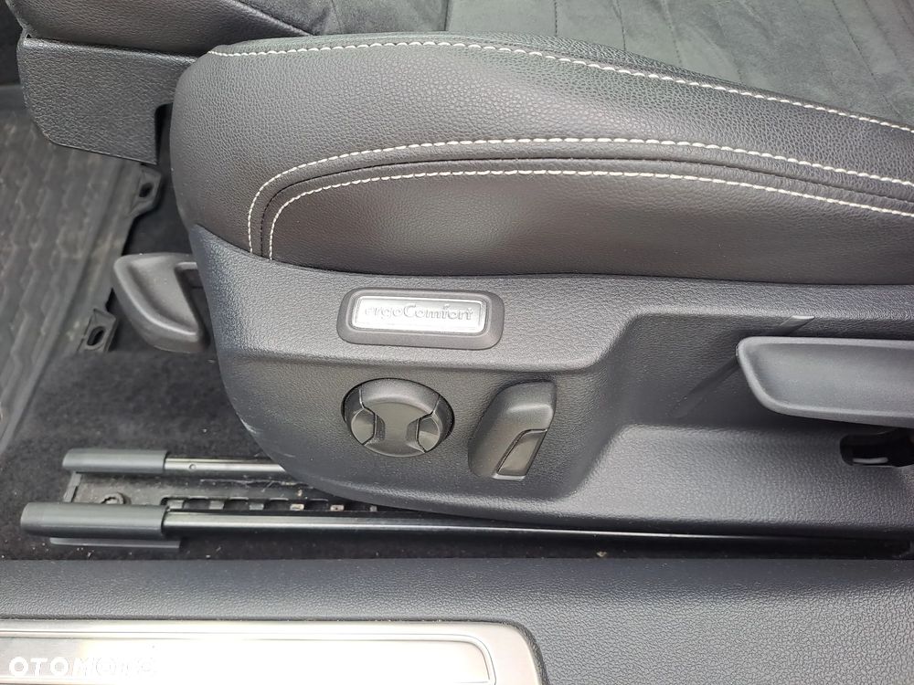 Volkswagen Passat 1.5 TSI EVO Elegance DSG - 22