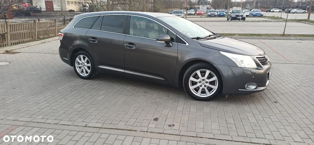 Toyota Avensis 2.2 D-4D Premium - 2