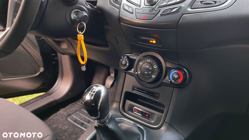 Ford Fiesta 1.25 Champions Edition - 24