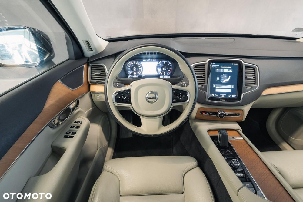 Volvo XC 90 B5 D AWD Momentum Pro - 12