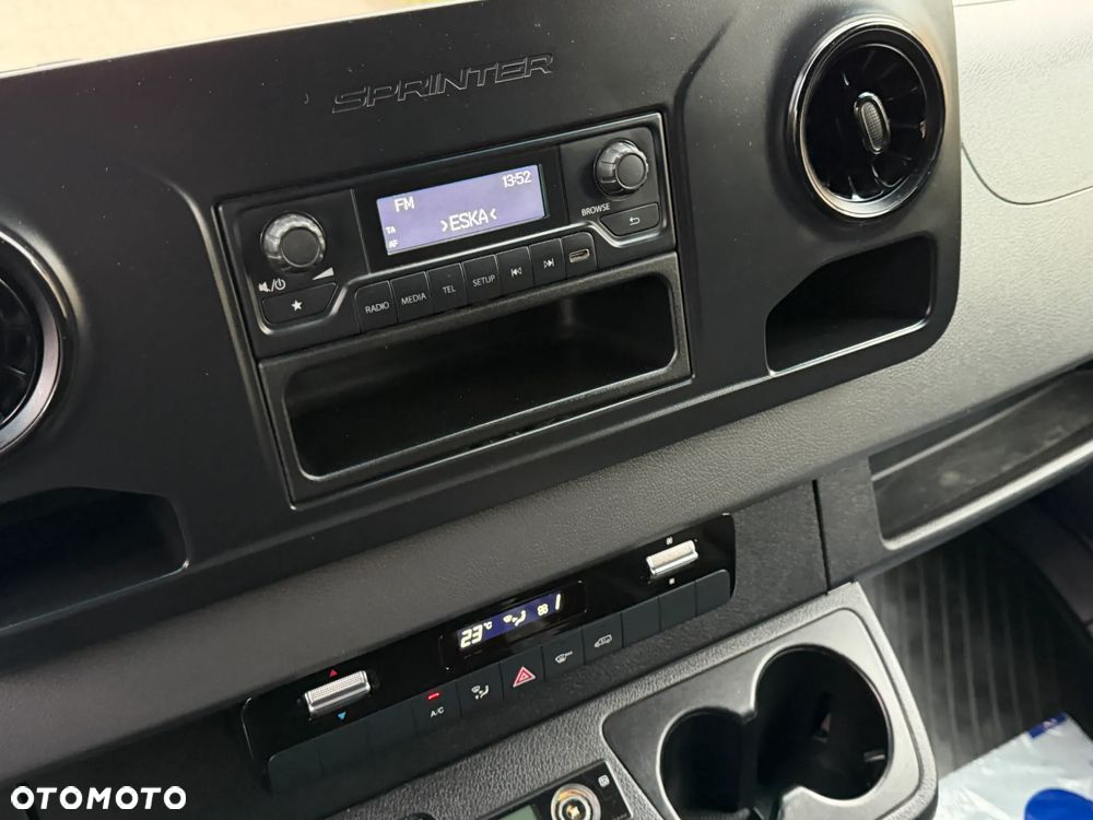 Mercedes-Benz SPRINTER - 18