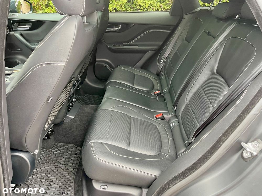 Jaguar F-Pace 25t AWD Portfolio - 15