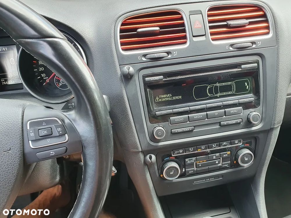 Volkswagen Golf 1.6 TDI DPF MATCH - 18