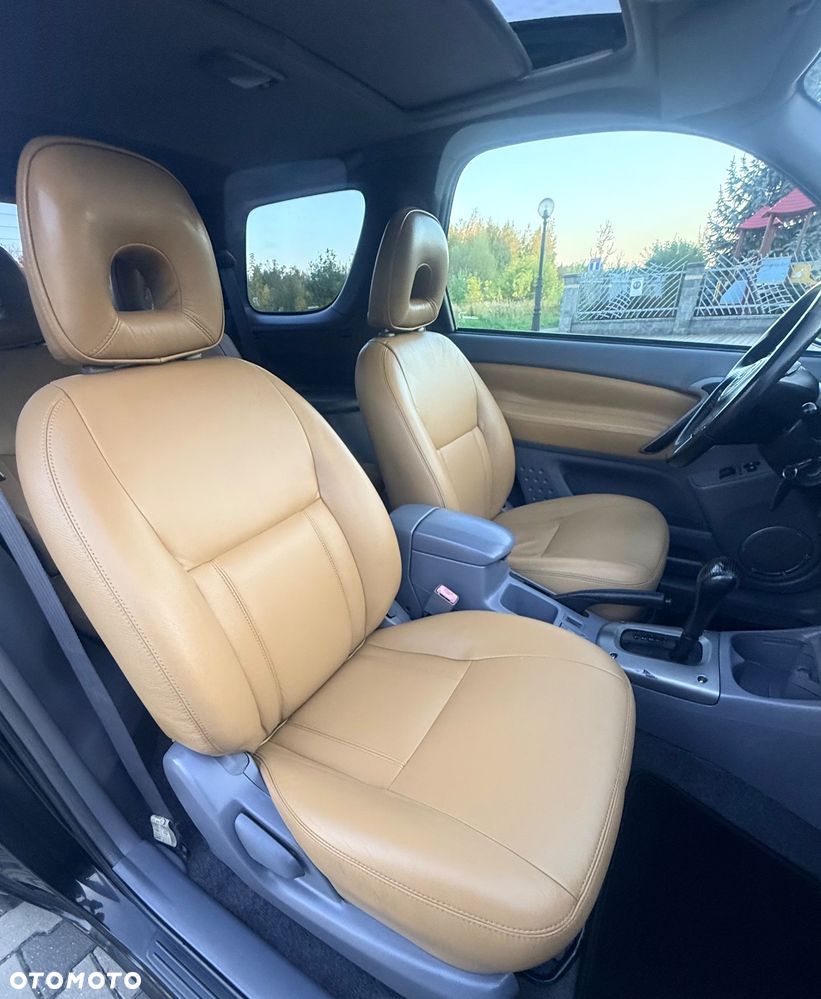Toyota RAV4 2.0 VVT-i Prestige - 17