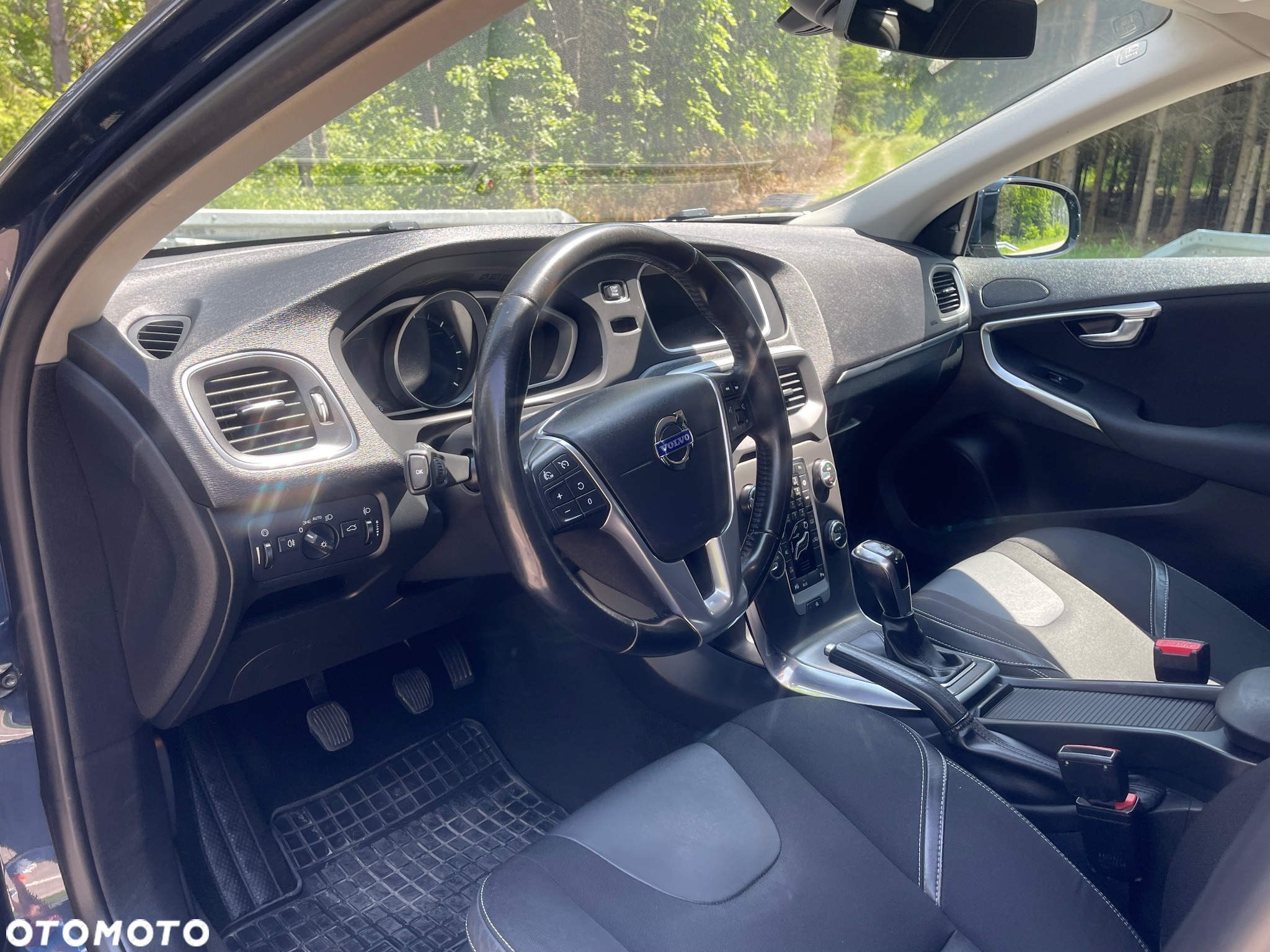 Volvo V40 D4 Drive-E Momentum - 11