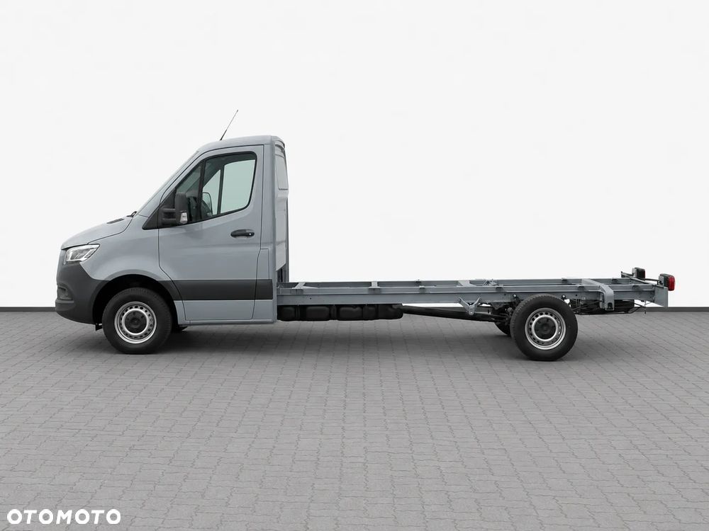 Mercedes-Benz Sprinter - 5