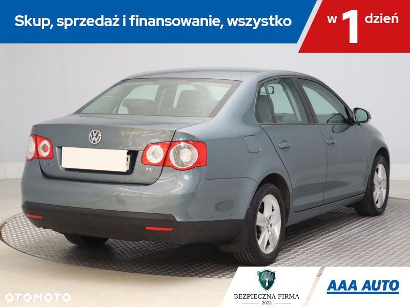 Volkswagen Jetta - 7