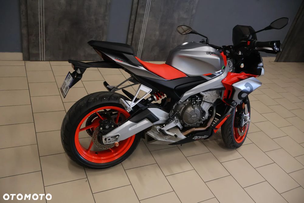 Aprilia Tuono - 12