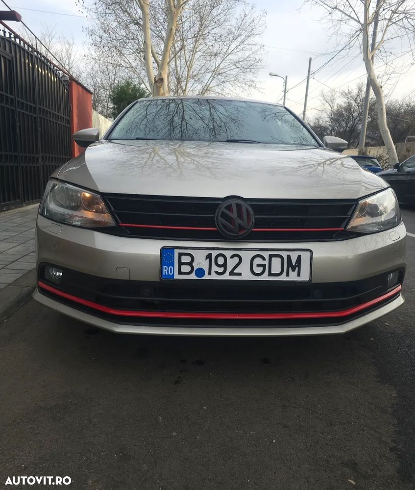 Volkswagen Jetta 2.0 TDI Comfortline - 4