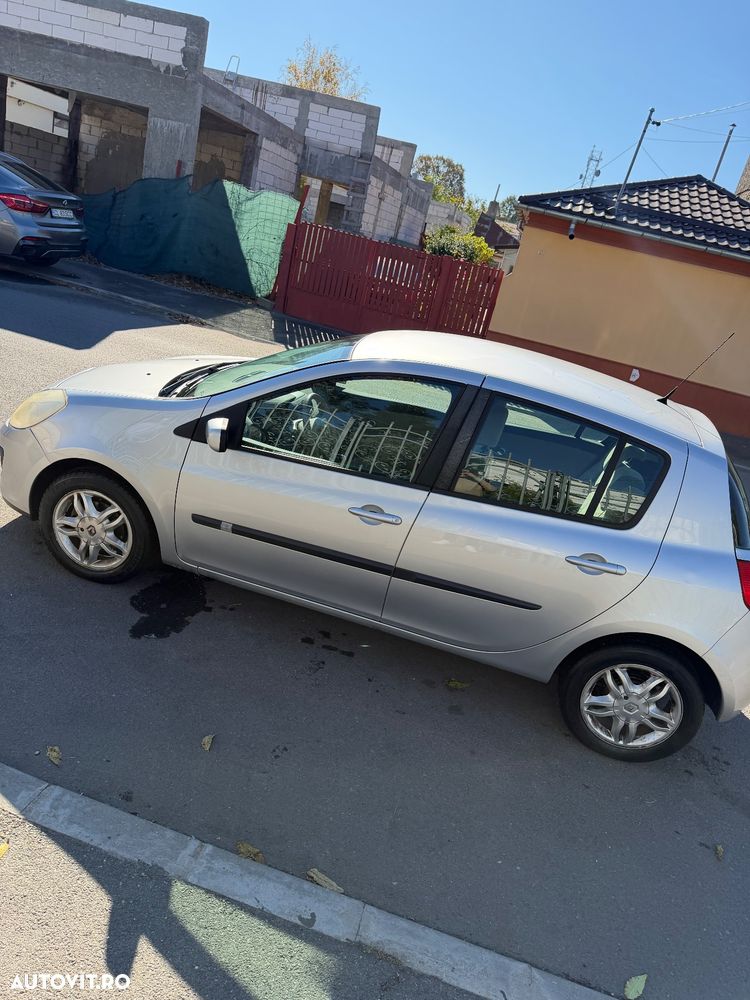 Renault Clio 1.2 16V 75 Collection - 4