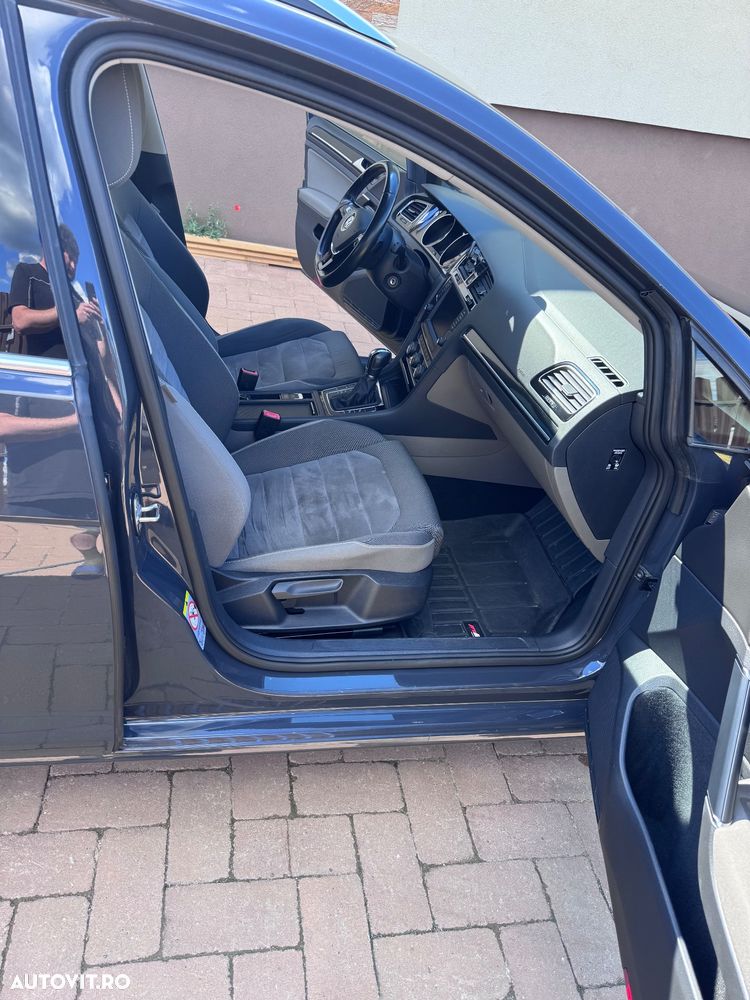 Volkswagen Golf - 13