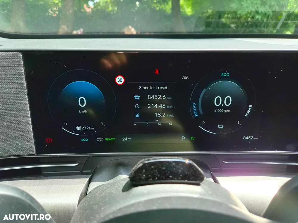 Hyundai KONA - 11