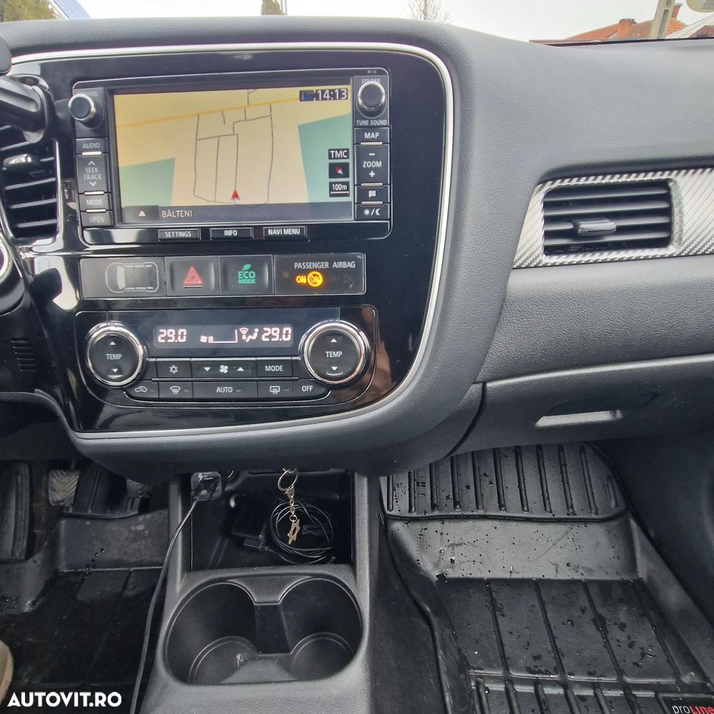 Mitsubishi Outlander - 5
