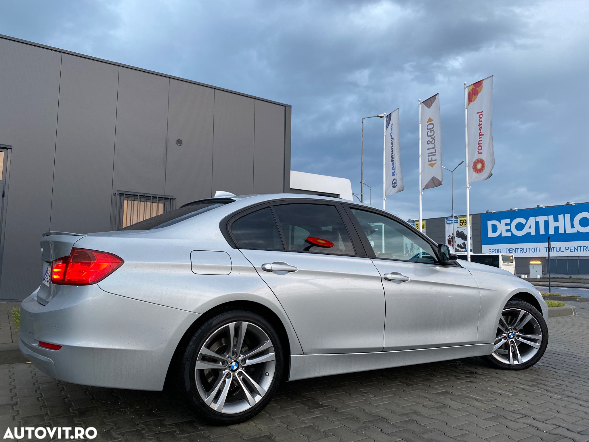 BMW Seria 3 320d Aut. - 4