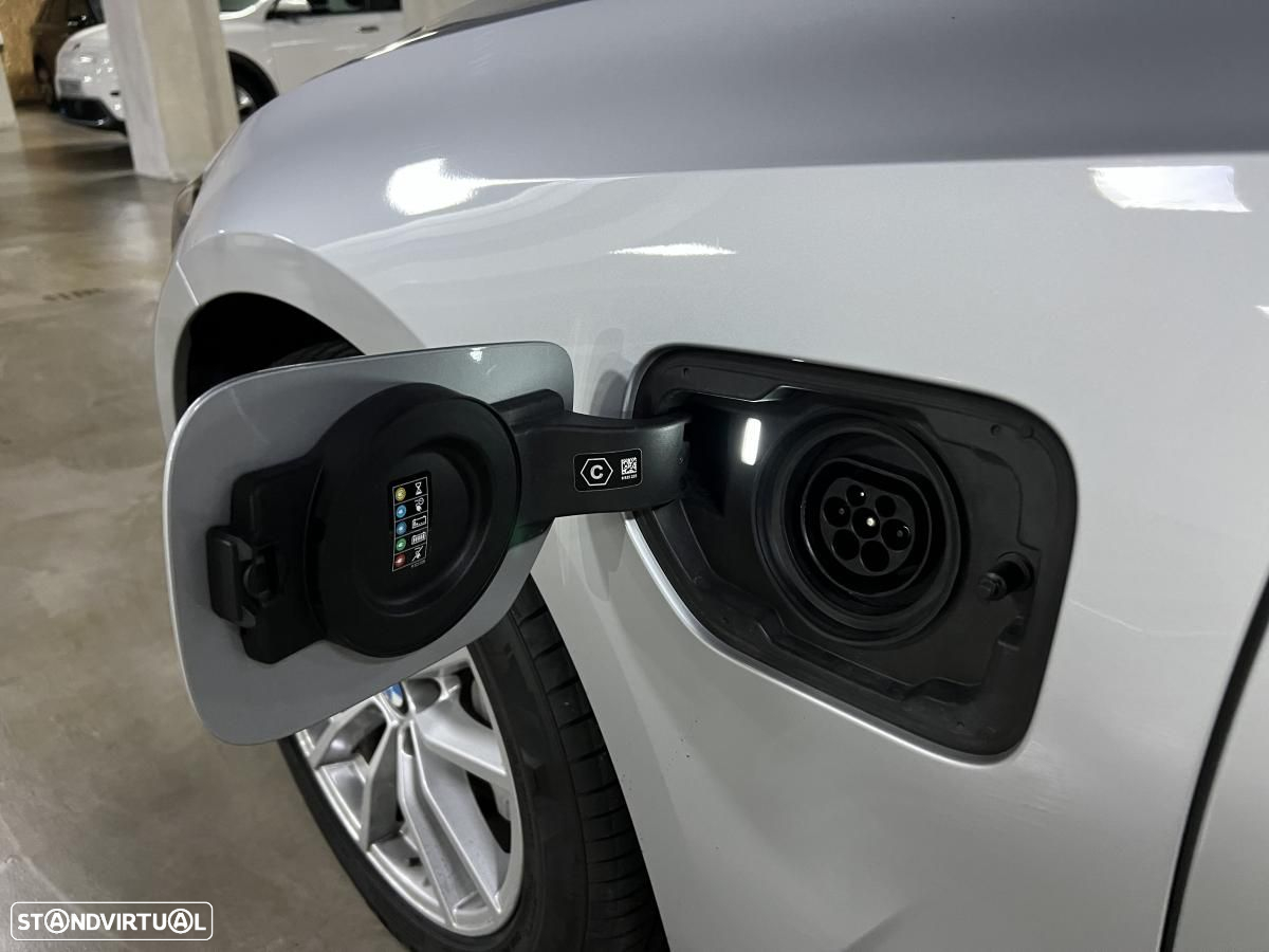 BMW 330 e Touring Corporate Edition Auto - 18