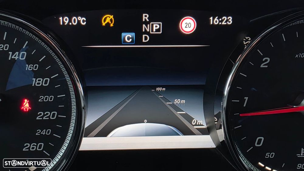 Mercedes-Benz E 220 d AMG Line - 51