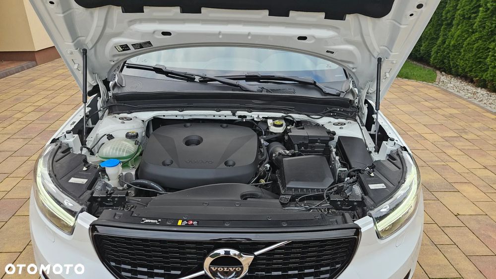 Volvo XC 40 T5 AWD R-Design - 24