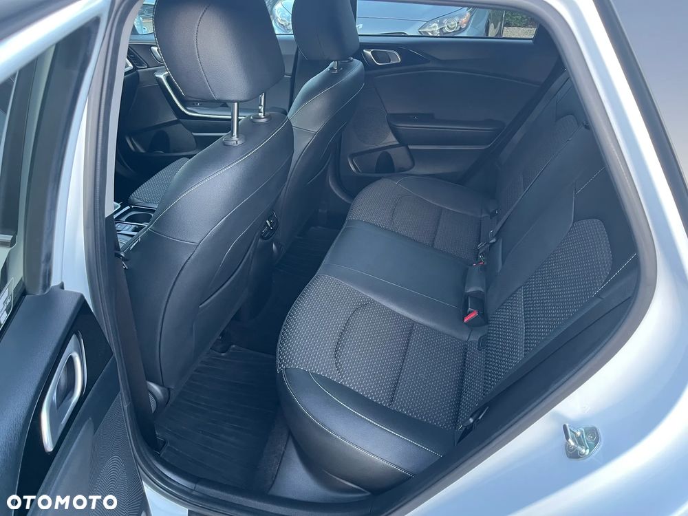 Kia Ceed 1.6 CRDi mHEV L - 6