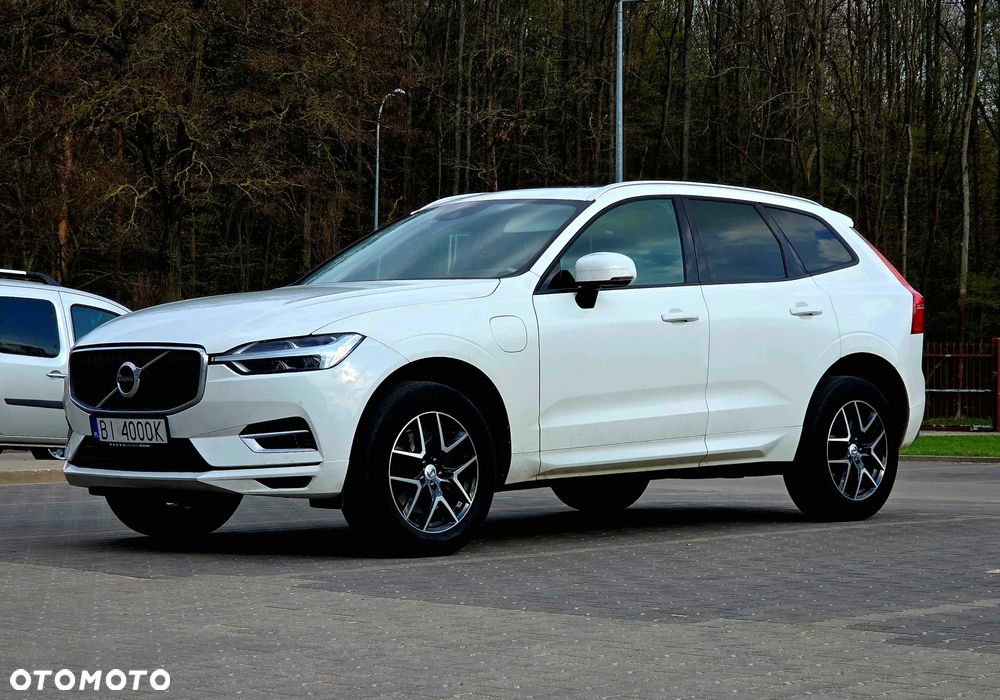 Volvo XC 60 T8 AWD Plug-In Hybrid Momentum - 2