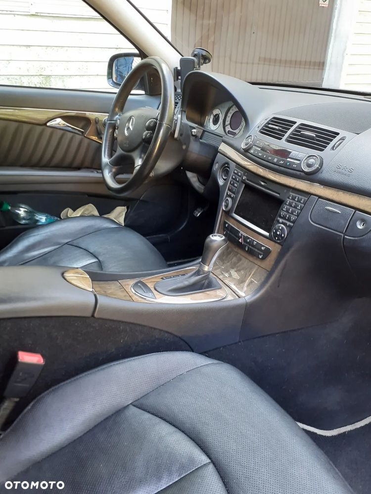 Mercedes-Benz Klasa E 320 T CDI 4Matic Automatik Avantgarde DPF - 16
