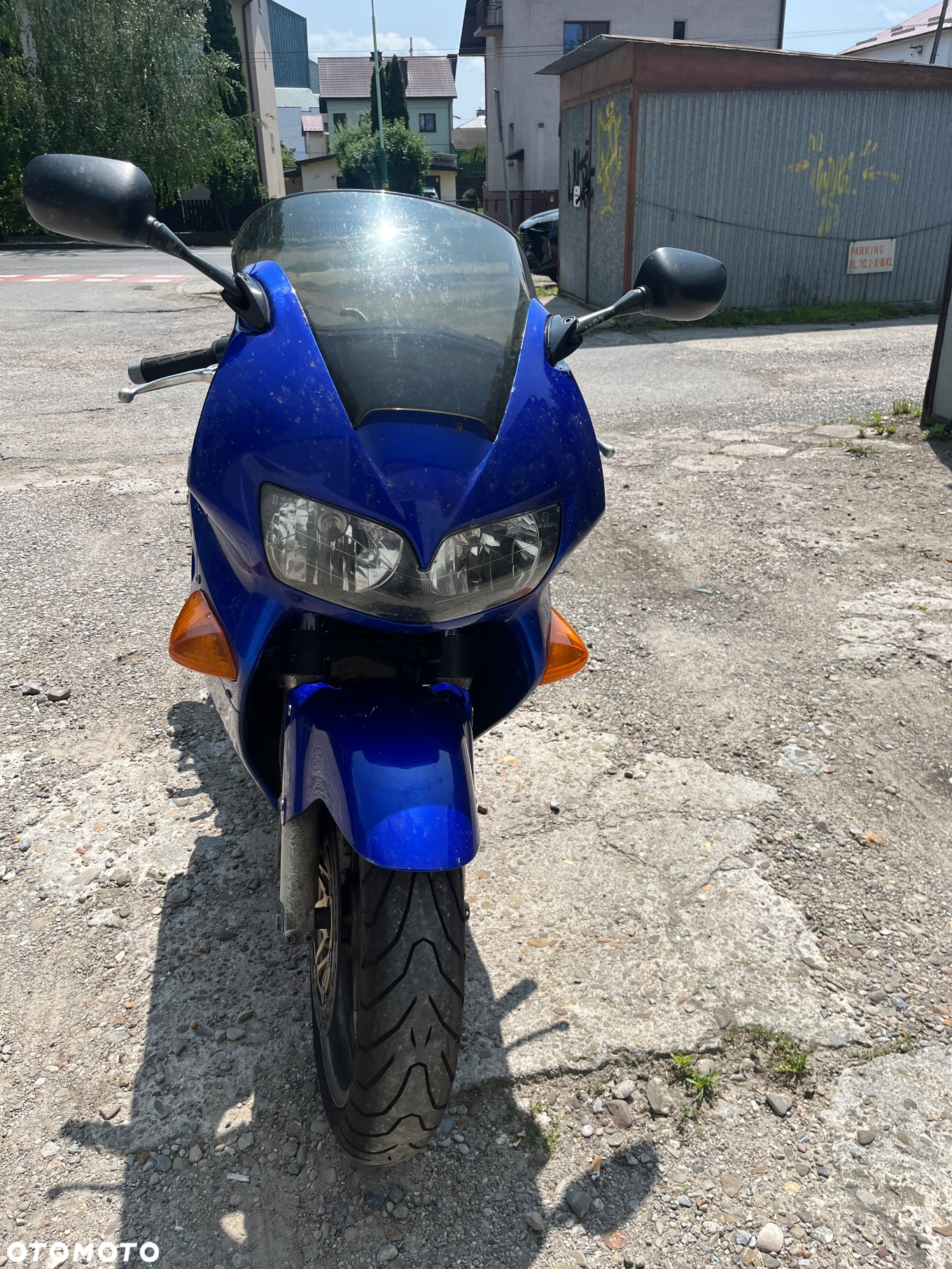 Honda VFR - 3