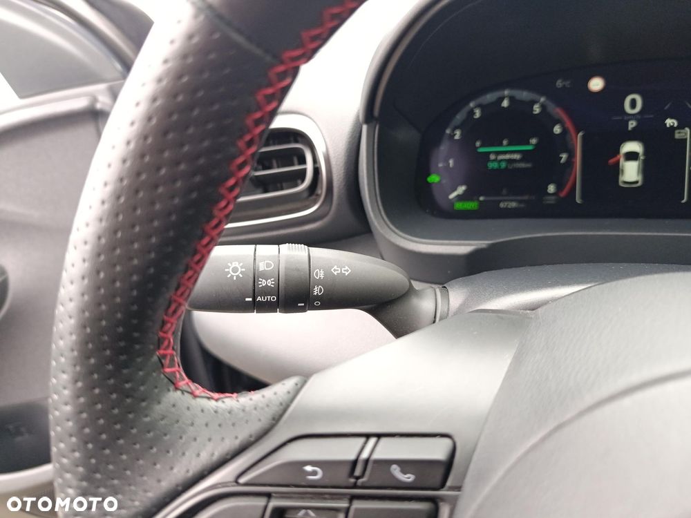 Toyota Yaris Hybrid 1.5 GR Sport - 33