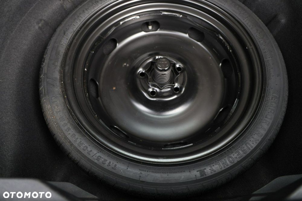 Volkswagen Golf - 33