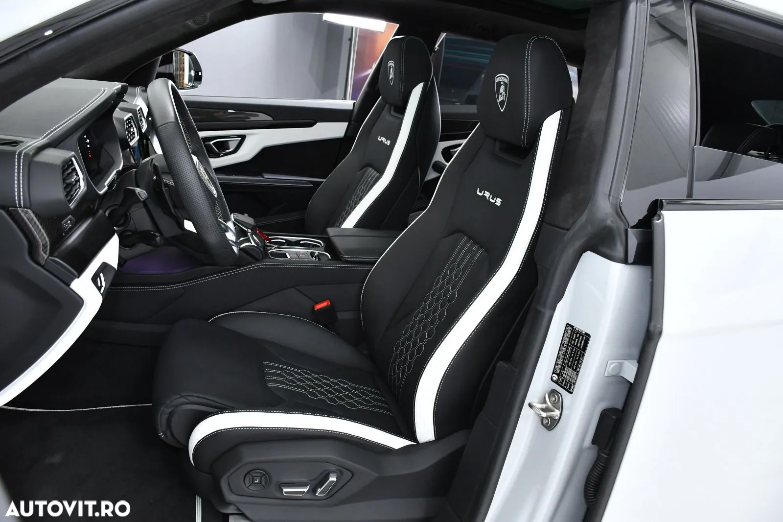 Lamborghini URUS - 16