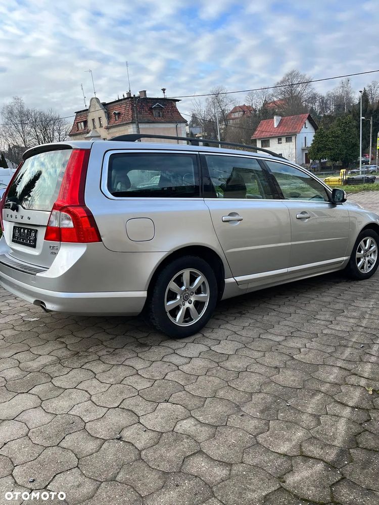 Volvo V70 D5 AWD Kinetic - 27