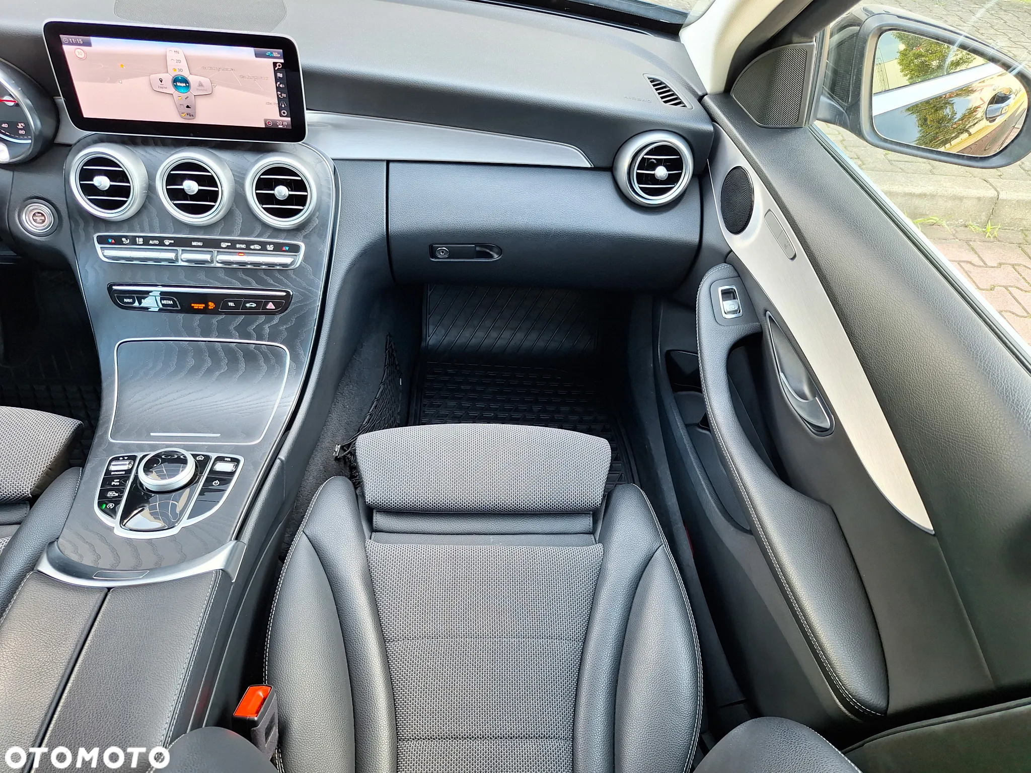 Mercedes-Benz Klasa C 220 d 9G-TRONIC - 27
