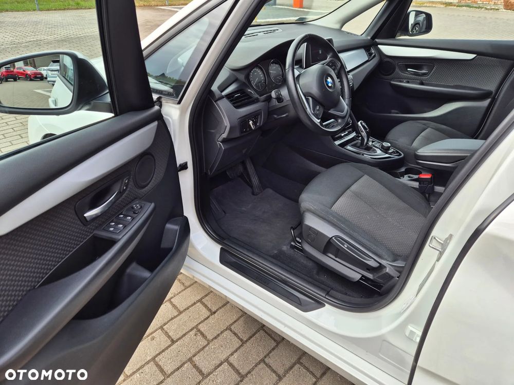 BMW Seria 2 218i - 13
