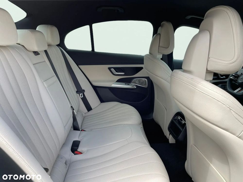 Mercedes-Benz Klasa E 220 d mHEV 4-Matic AMG 9G-Tronic - 19