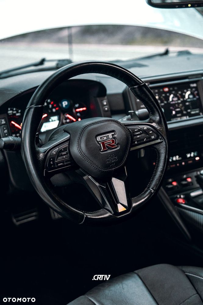 Nissan GT-R - 2