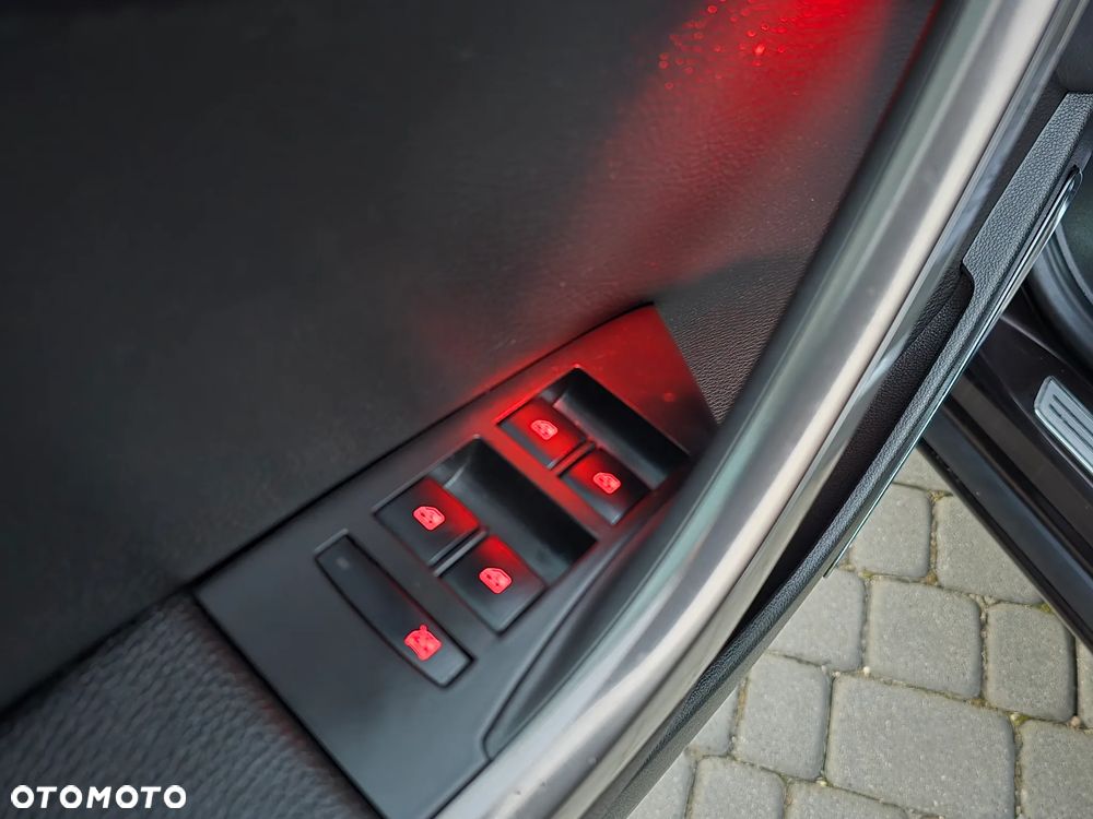 Opel Astra 1.4 Turbo Cosmo - 27