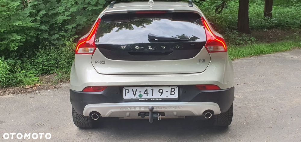 Volvo V40 T3 Geartronic Summum - 26