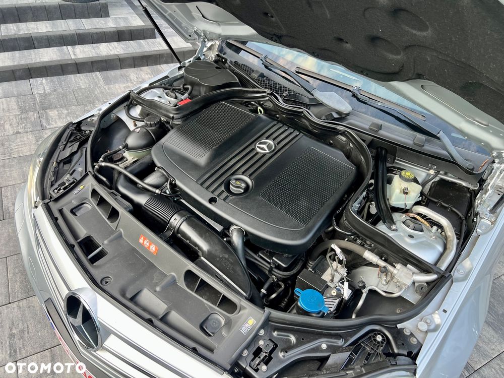 Mercedes-Benz Klasa C 220 CDI BlueEff 4-Matic Avantgarde - 35
